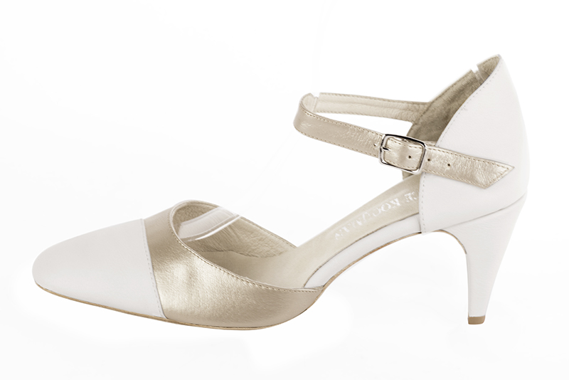 Off white and gold women's open side shoes, with an instep strap. Round toe. High slim heel. Profile view - Florence KOOIJMAN